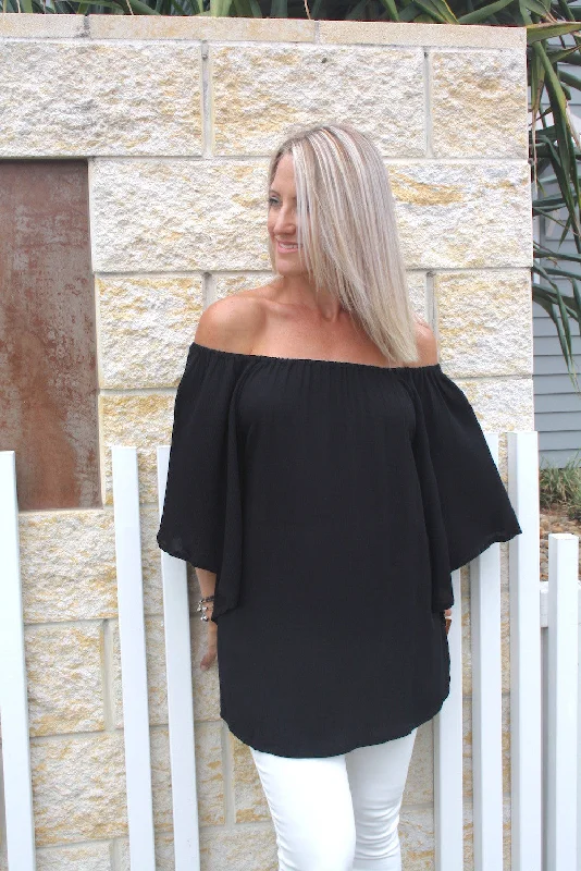 Wing On or off the Shoulders Top in Black